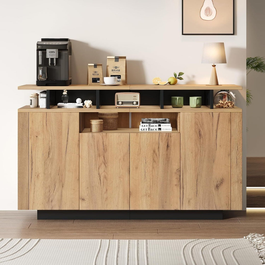 4 Tueren und offene Ablagen an dem Sideboard