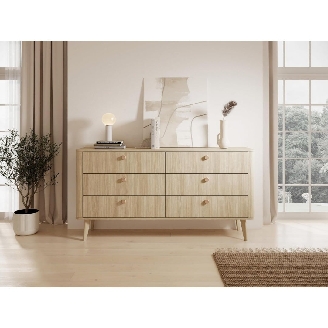 Das Sideboard nimmt mit 163 cm Gestalt an