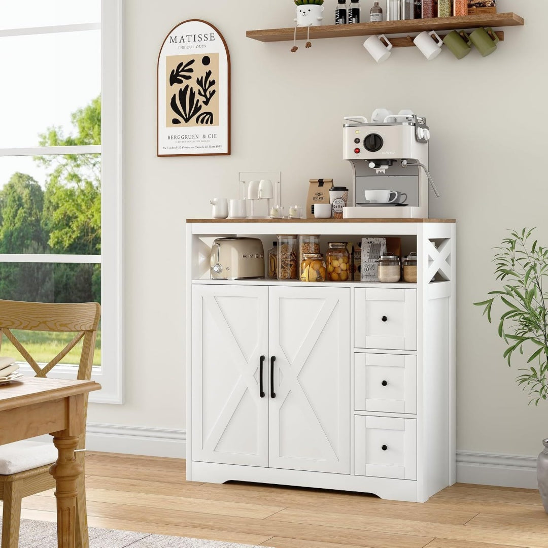 Sideboard mit 2 Tueren, 3 Schubladen und offenen Ablagen