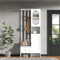 Glastueren an dem Sideboard aus Glas