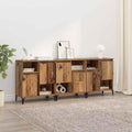 6 Tueren treffen auf ein Metallgestell an dem Sideboard